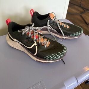 Nike Women’s Pegasus 4 Trail Running Shoes